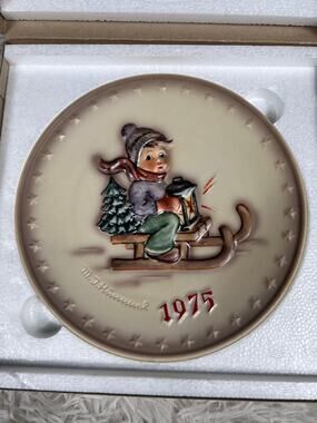 Vintage Goebel M.I. Hummel 1975 Ride Into Christmas Annual Plate Hum 268 Boxed